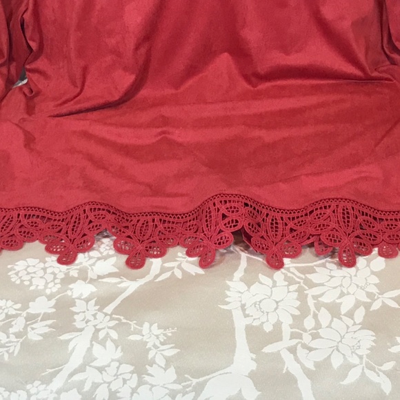 ⭐️Host Pick⭐️NWT Ruby Rd. Paprika Top With Lace Cuffs - Picture 6 of 10